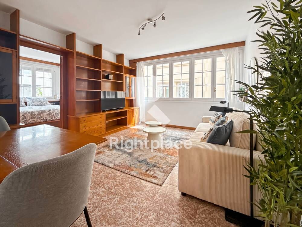 Sala d'estar de Pis de lloguer en  Barcelona Capital amb Moblat, Rentadora i Microones