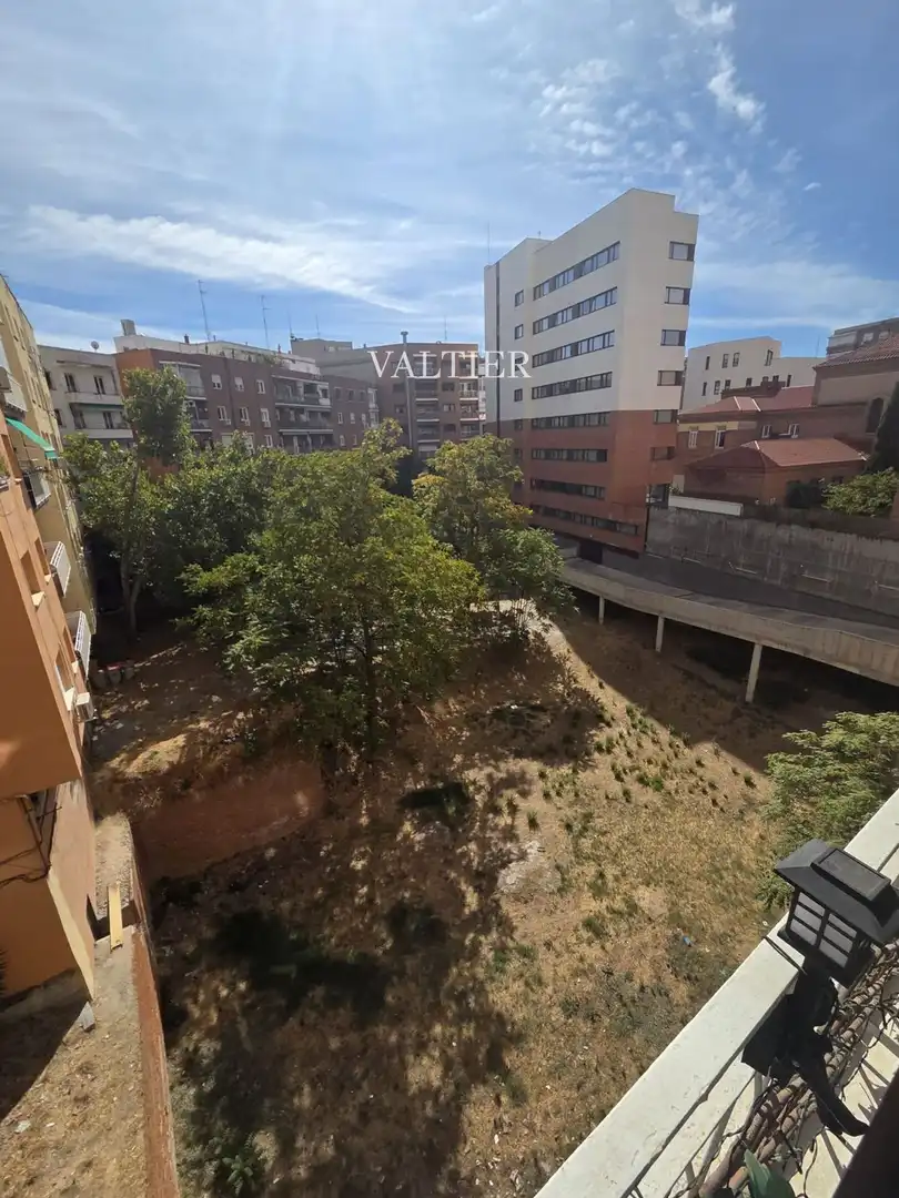 Exterior view of Flat for rent in Madrid  with Terrace