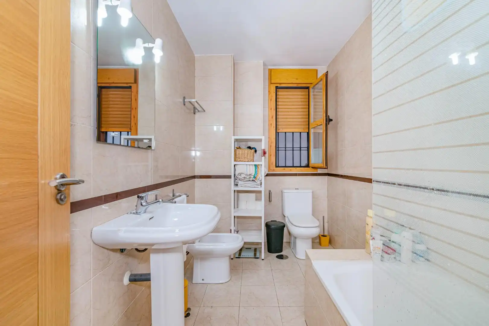 Badezimmer von Maisonette zum Verkauf in Granada mit Klimaanlage, Heizung und Möbliert