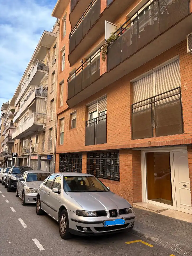 Flat with terrace for sale in Carrer de la Hispanitat 13, imagen 3