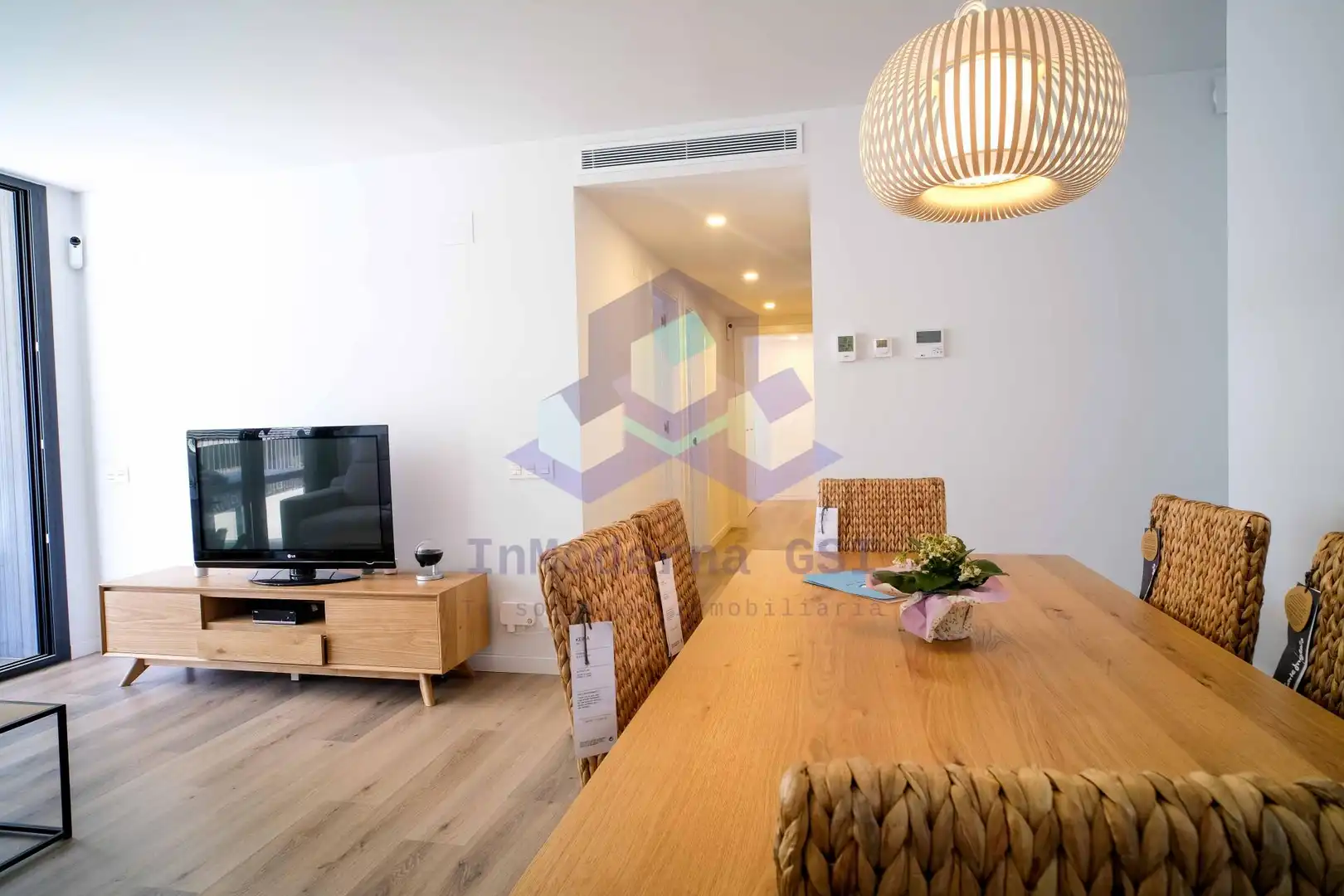Sala d'estar de Pis de lloguer en Badalona amb Calefacció, Jardí privat i Terrassa