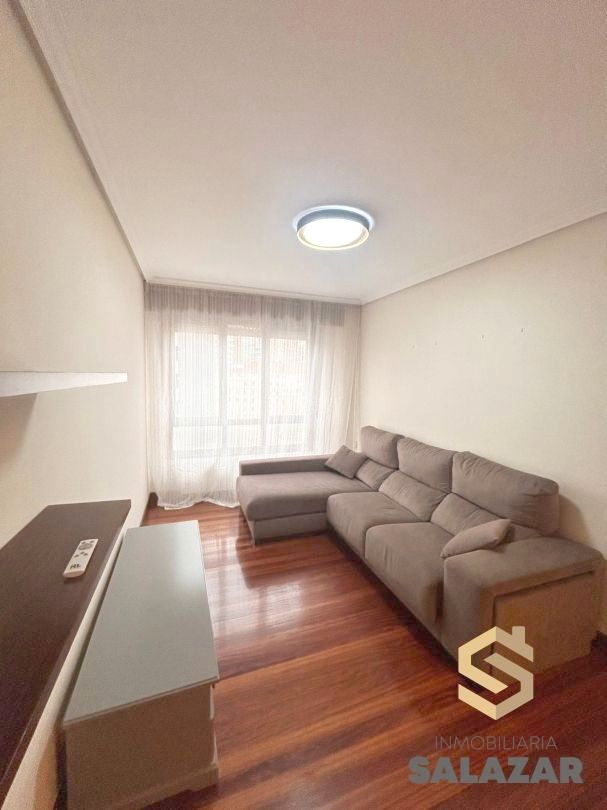 Living room of Flat to rent in Bilbao   with Heating and Microwave