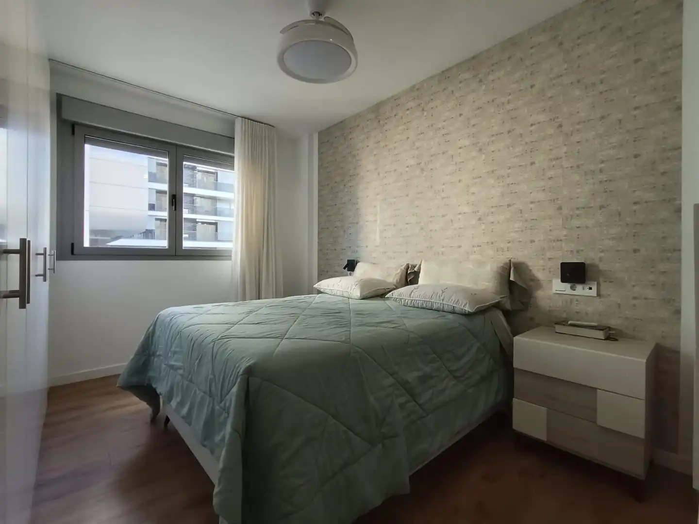 Schlafzimmer von Wohnung zum Verkauf in Córdoba mit Klimaanlage, Heizung und Privatgarten