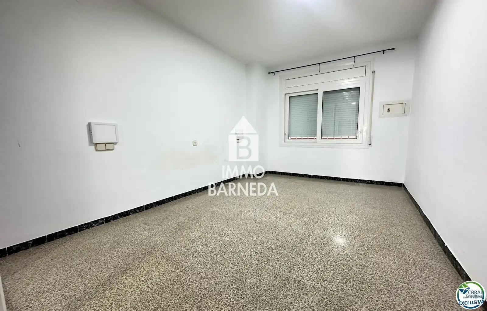 Vista exterior de Pis en venda en Empuriabrava amb Aire condicionat, Calefacció i Terrassa