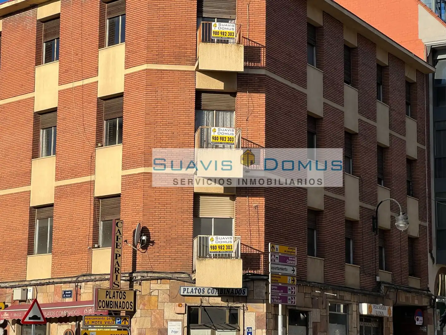 Vista exterior de Edificio en venta en Benavente