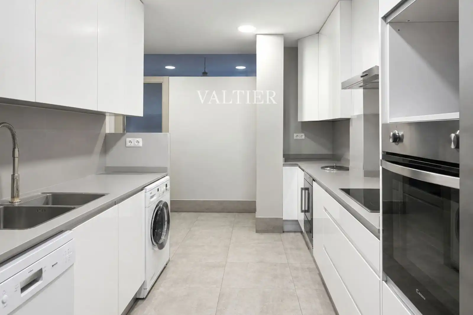 Kitchen of Flat for rent in Madrid  with Air Conditioner