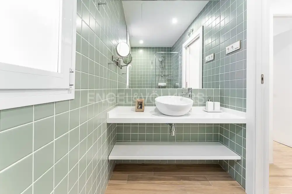 Baño de Apartamento de alquiler en Madrid con Aire acondicionado, Calefacción y Amueblado