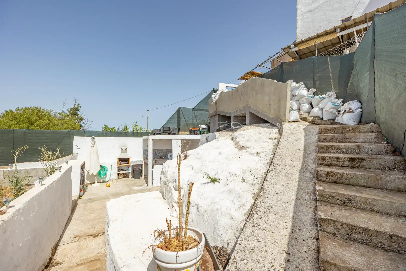 Vista exterior de Casa o xalet en venda en Vega de San Mateo amb Jardí privat, Terrassa i Moblat
