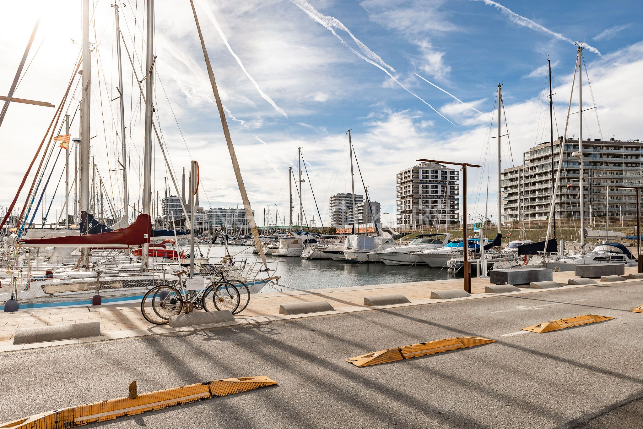 Exterior view of Apartment for sale in Badalona  with Air Conditioner, Heating and Parquet flooring