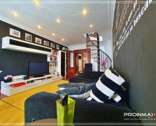 Sala d'estar de Àtic en venda en Colindres amb Balcó