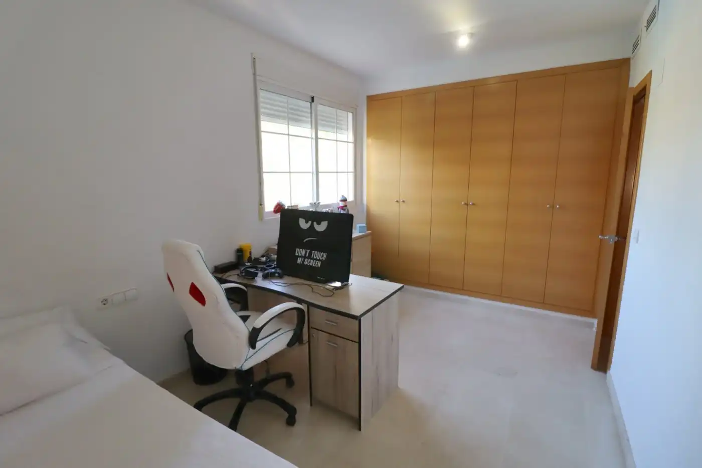 Habitación de Casa adosada en venta en Rocafort con Aire acondicionado, Calefacción y Jardín privado