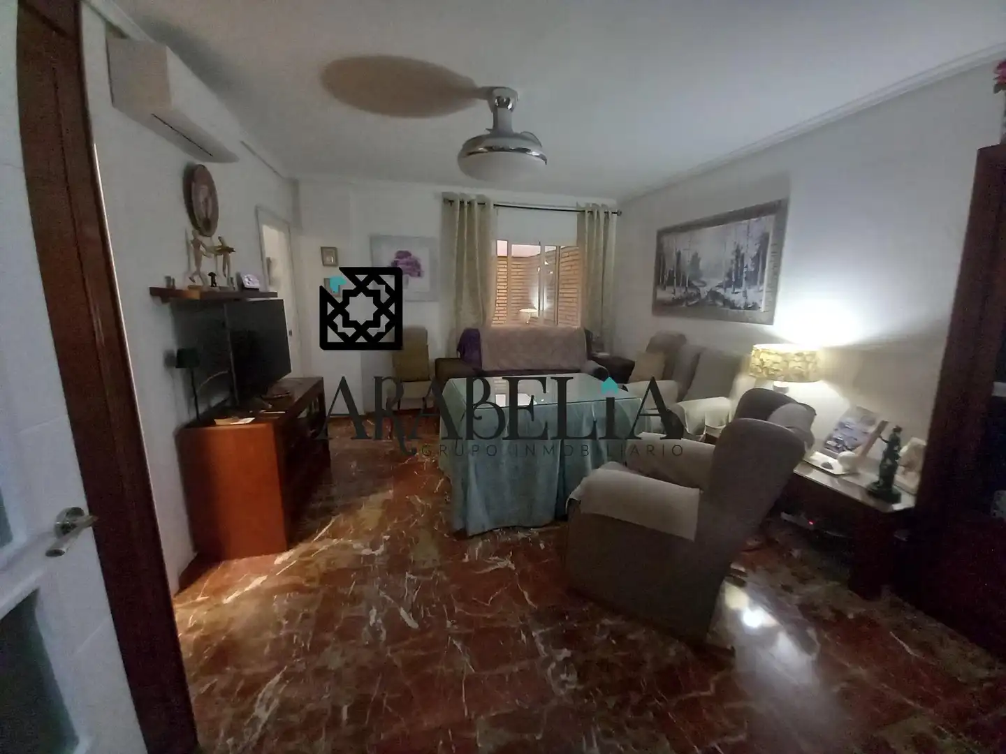 Wohnung zum Verkauf in Córdoba mit Klimaanlage, Abstellraum und Möbliert
