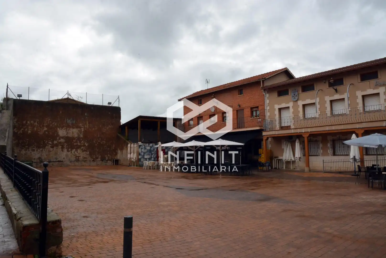 Exterior view of Houses for sale in Peñalver  with Private garden and Balcony