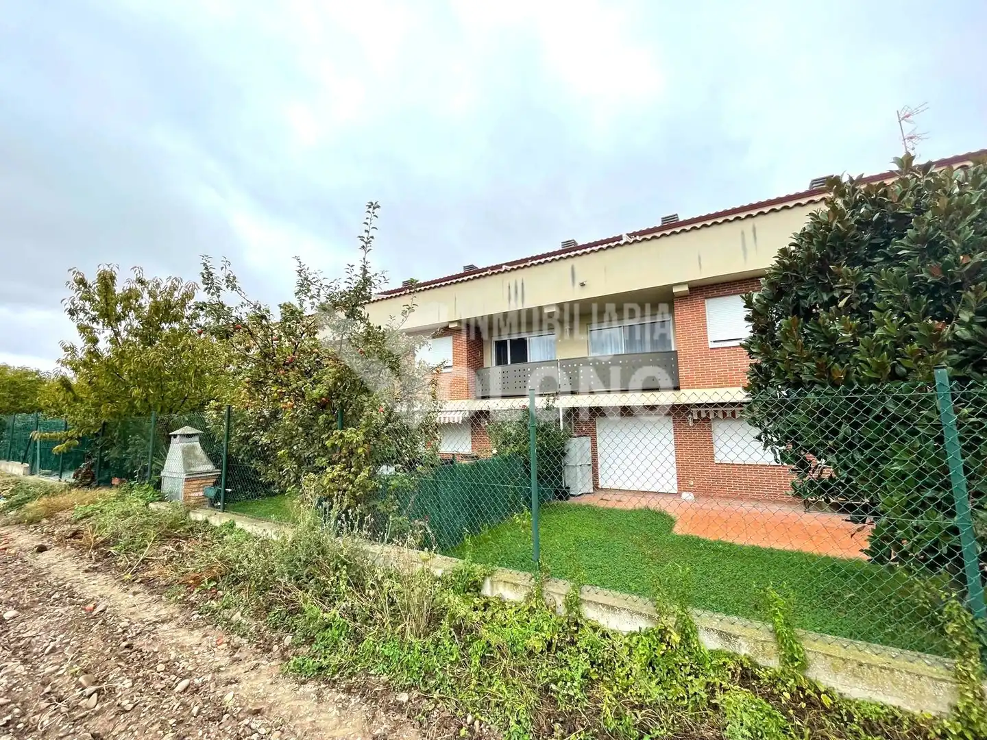 Vista exterior de Dúplex en venda en Castañares de Rioja amb Calefacció, Terrassa i Traster