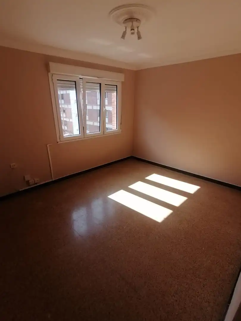 Schlafzimmer von Wohnung zur Miete in Gijón 