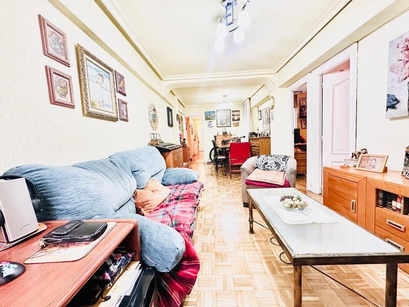 Living room of Flat for sale in  Madrid Capital  with Heating
