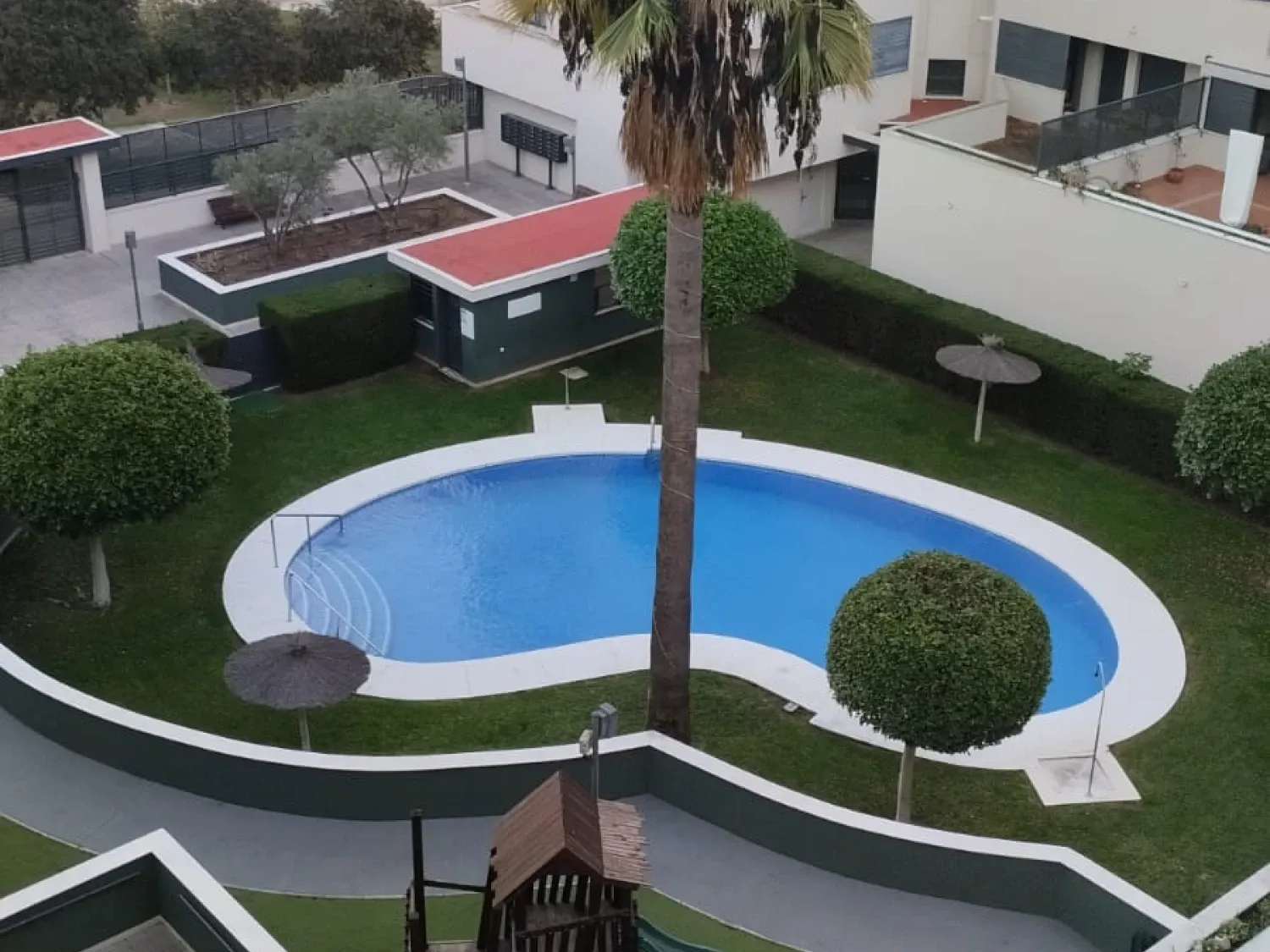 Piscina de Àtic en venda en El Puerto de Santa María amb Jardí privat, Terrassa i Traster