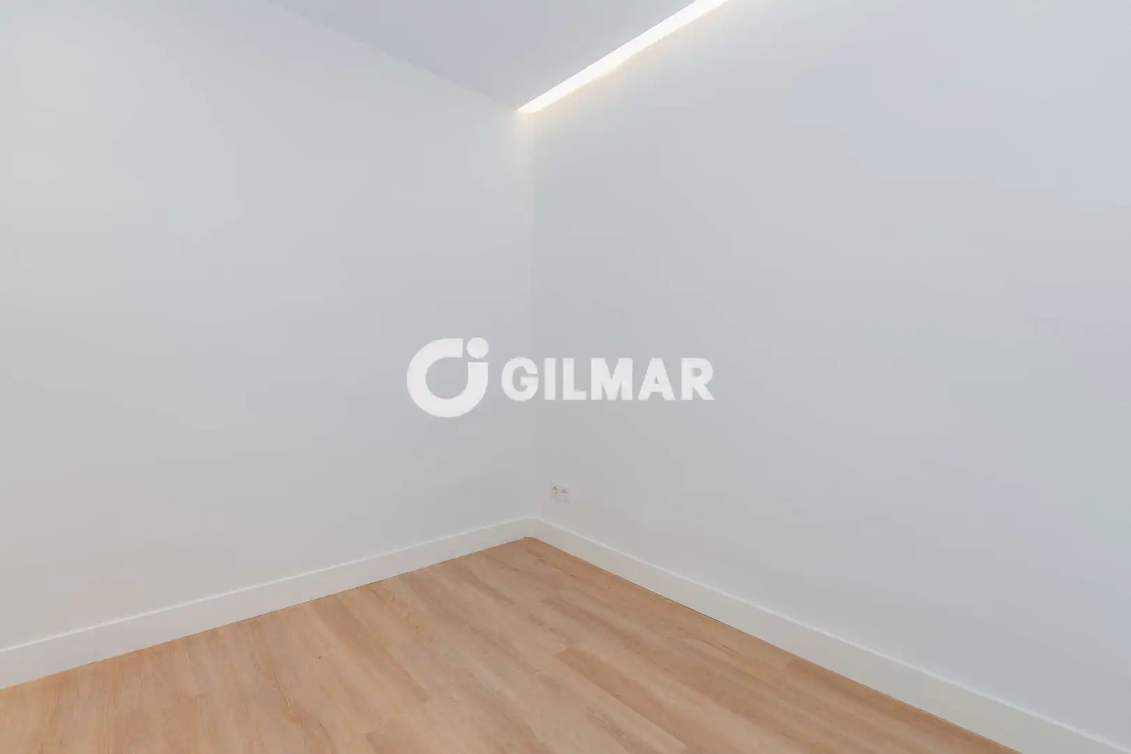 Habitación de Piso en venta en Madrid con Calefacción y Amueblado