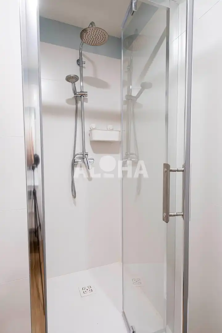 Baño de Piso para compartir en Alfara del Patriarca con Aire acondicionado, Calefacción y Terraza