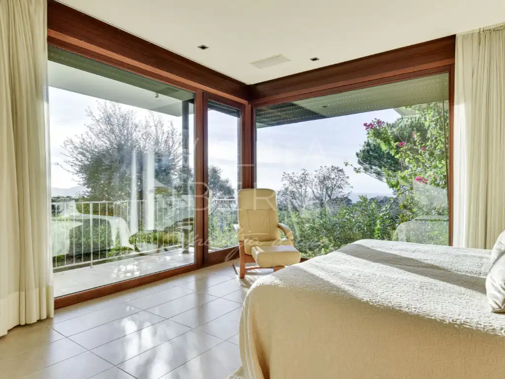 Habitación de Casa o chalet en venta en Castell d'Aro, Platja d'Aro i s'Agaró con Aire acondicionado, Calefacción y Jardín privado