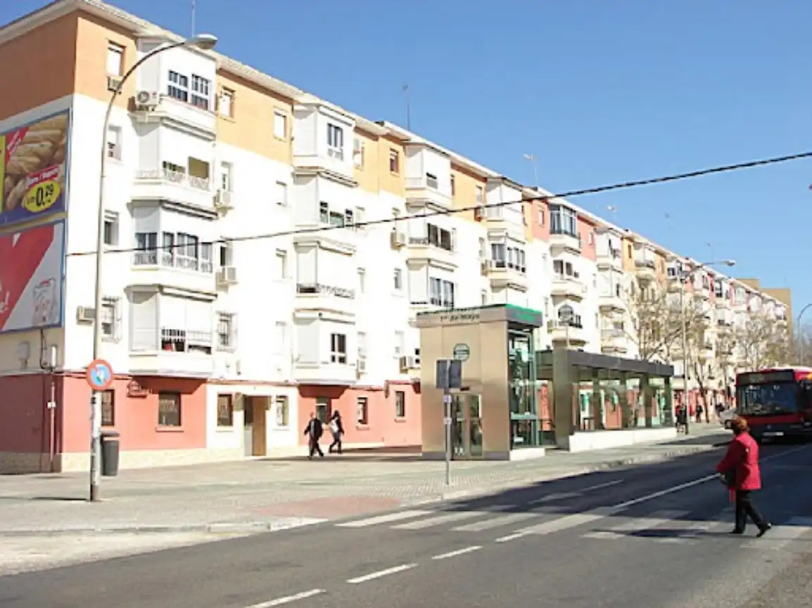 Vista exterior de Pis en venda en Sevilla amb Aire condicionat