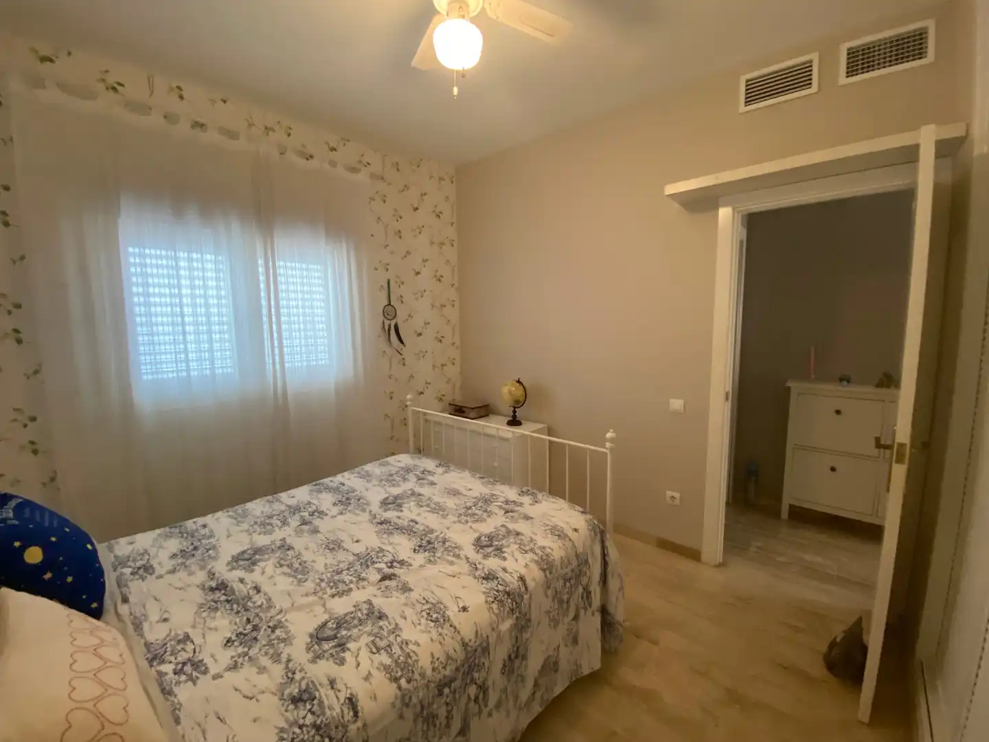 Habitación de Casa o chalet en venta en Dos Hermanas con Aire acondicionado, Jardín privado y Terraza