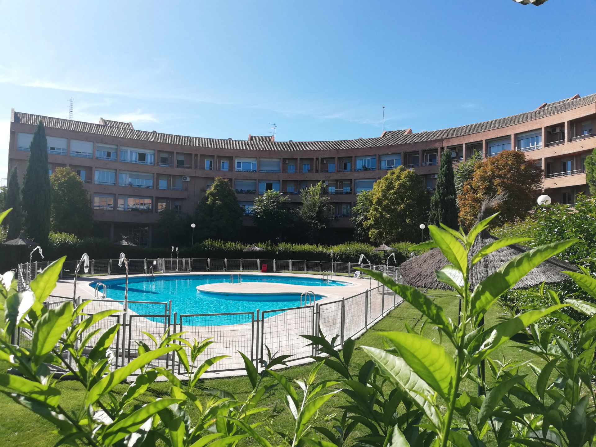 Swimming pool of Flat for sale in Pozuelo de Alarcón  with Air Conditioner, Heating and Parquet flooring