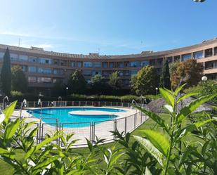 Swimming pool of Flat for sale in Pozuelo de Alarcón  with Air Conditioner, Heating and Parquet flooring