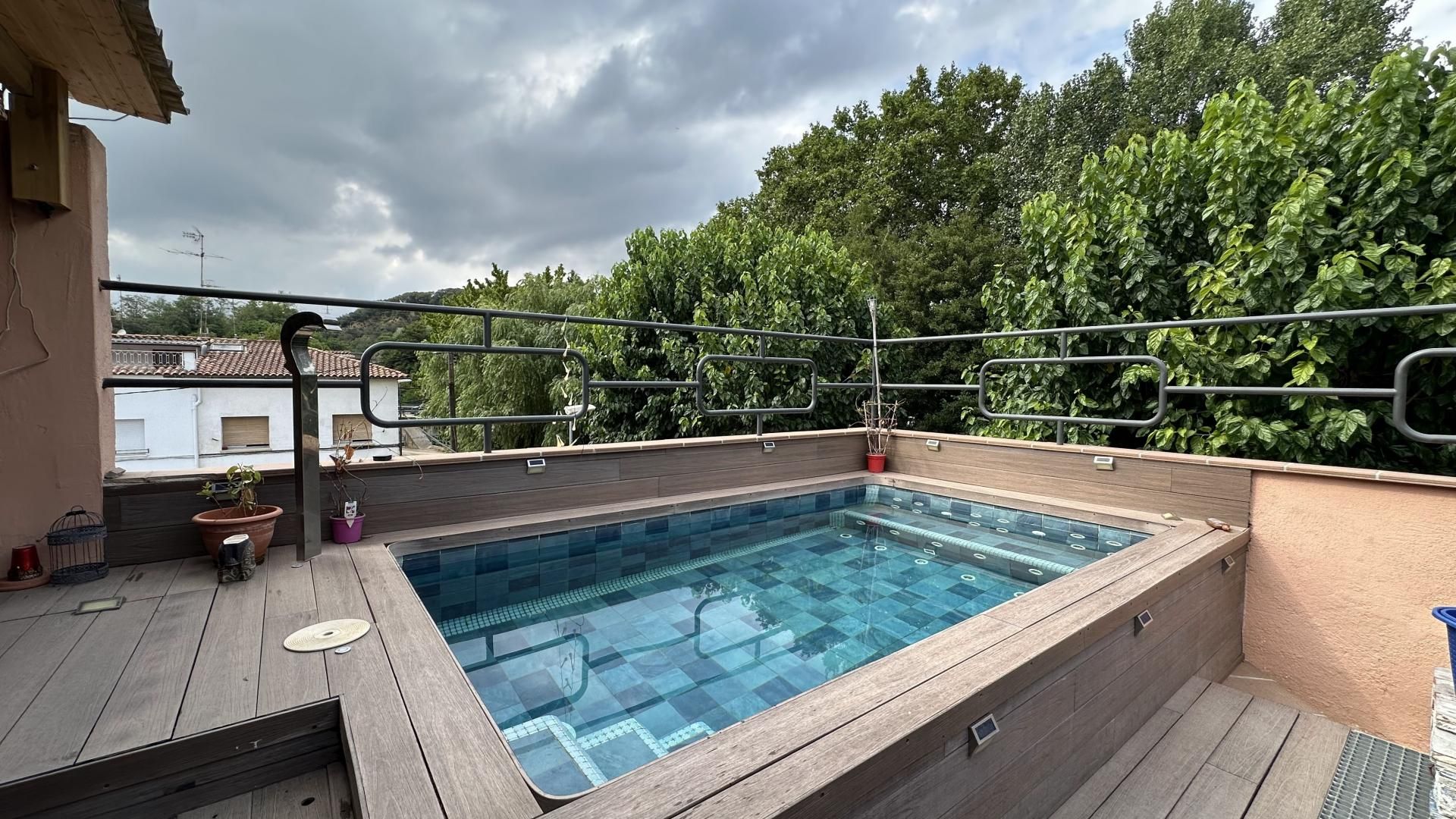 Piscina de Casa adosada en venta en Sant Celoni