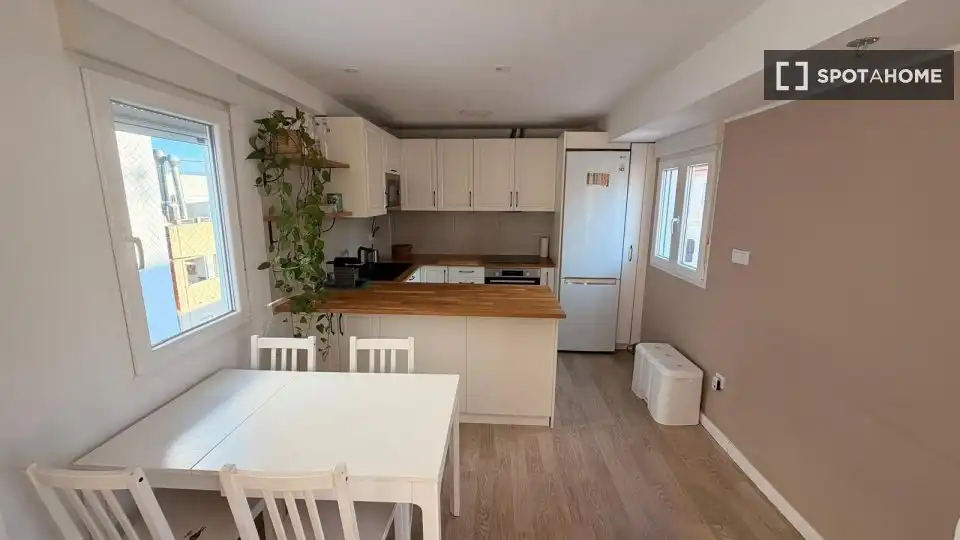 Küche von Wohnung zur Miete in Valencia mit Klimaanlage, Heizung und Möbliert