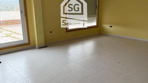 Foto 5 de Piso en venta en San Cibrao das Viñas, Ourense