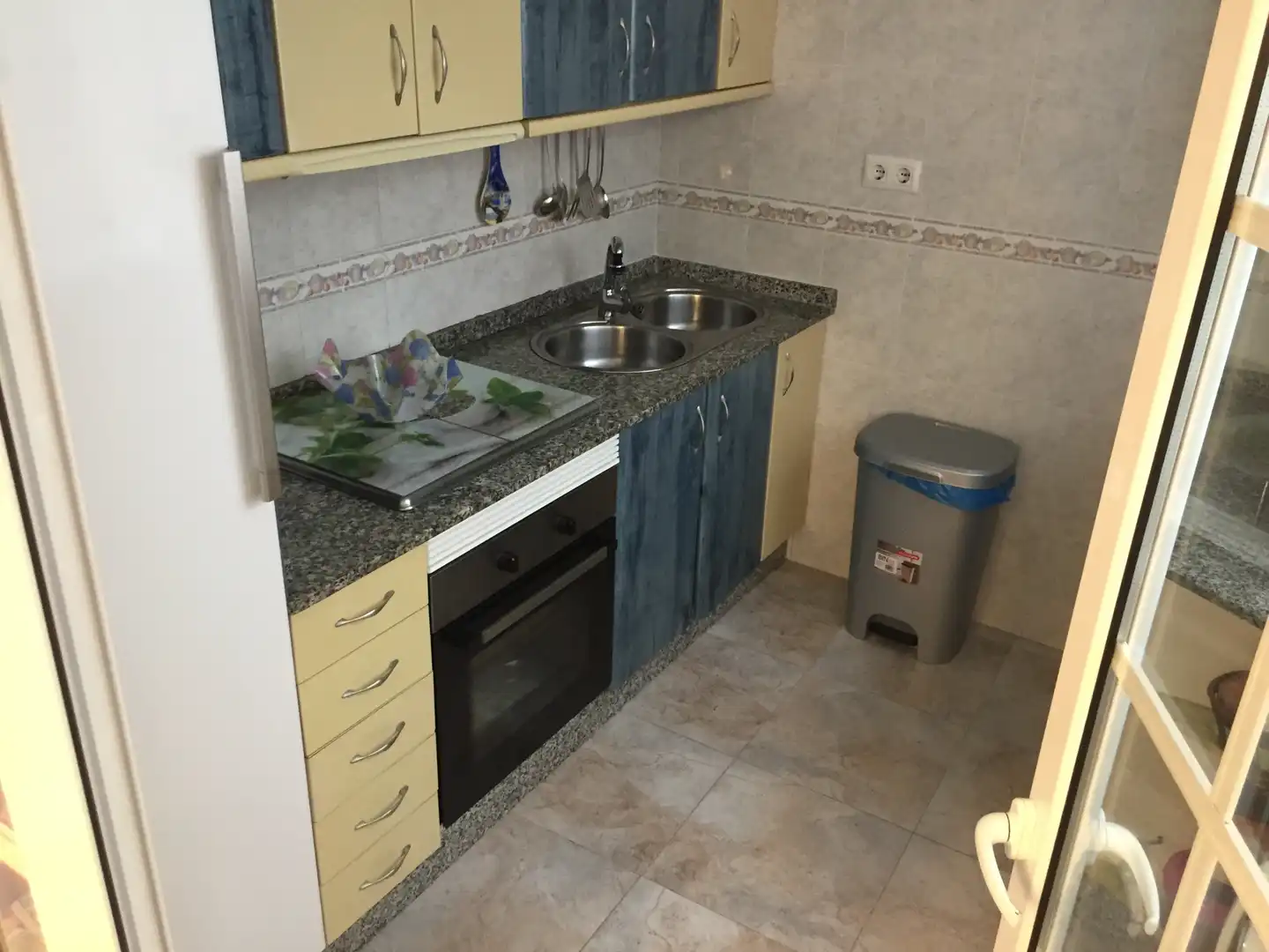 Cuina de Casa o xalet en venda en Vigo  amb Calefacció, Forn i Rentadora