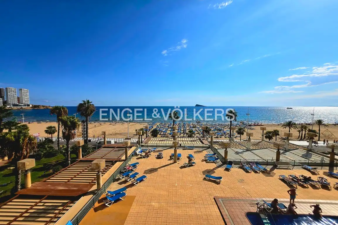 Apartamento con piscina en venta en Avenida del Mediterráneo 44, imagen 2