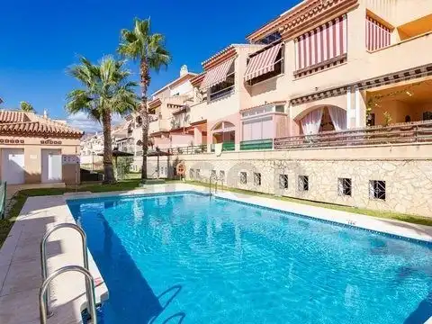 Piso con piscina en venta en Caleta de Vélez