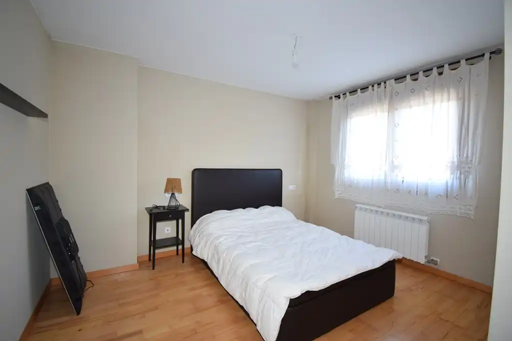 Habitación de Casa adosada en venta en Miño con Calefacción, Jardín privado y Amueblado