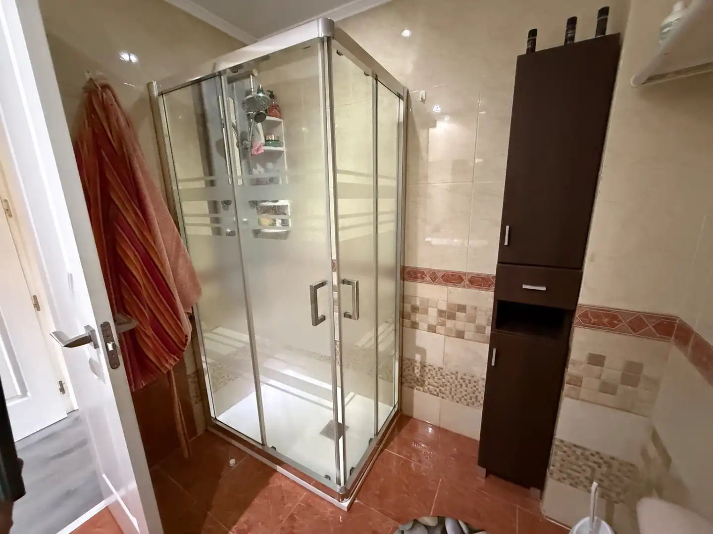 Baño de Casa adosada en venta en Arganda del Rey con Aire acondicionado, Calefacción y Jardín privado