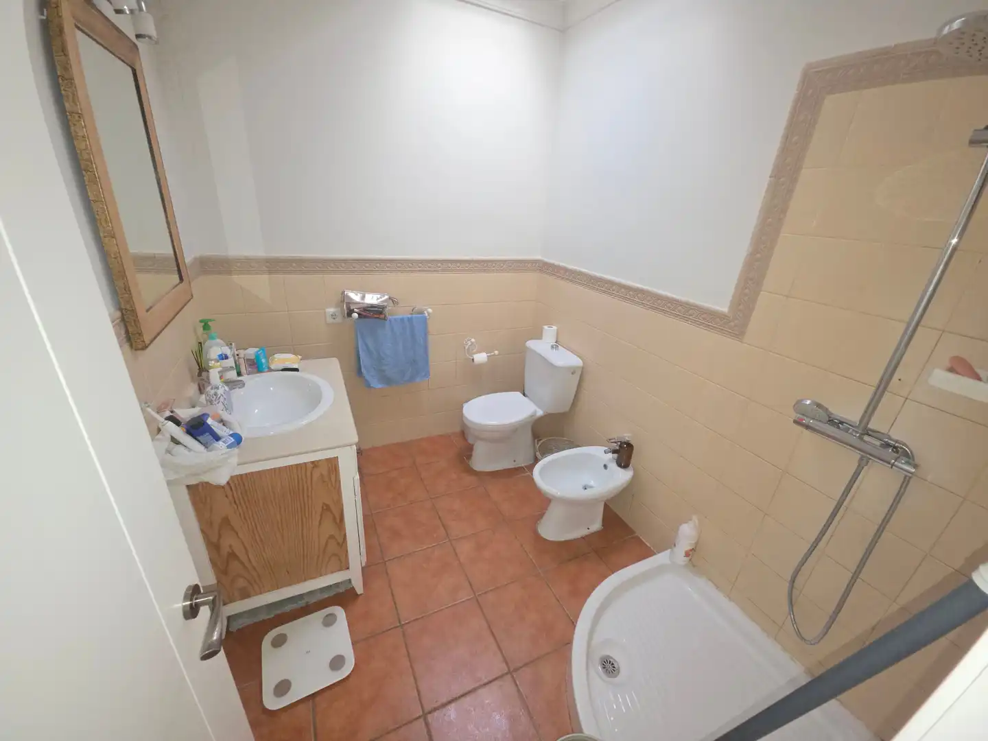 Baño de Casa adosada en venta en Dos Hermanas con Aire acondicionado, Calefacción y Jardín privado