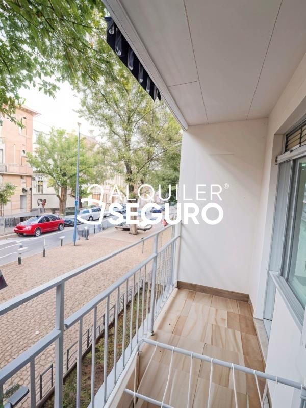 Vista exterior de Pis de lloguer en Leganés amb Calefacció, Terrassa i Moblat