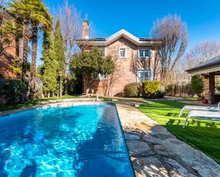 Swimming pool of House or chalet for sale in Torrelodones  with Air Conditioner, Heating and Private garden