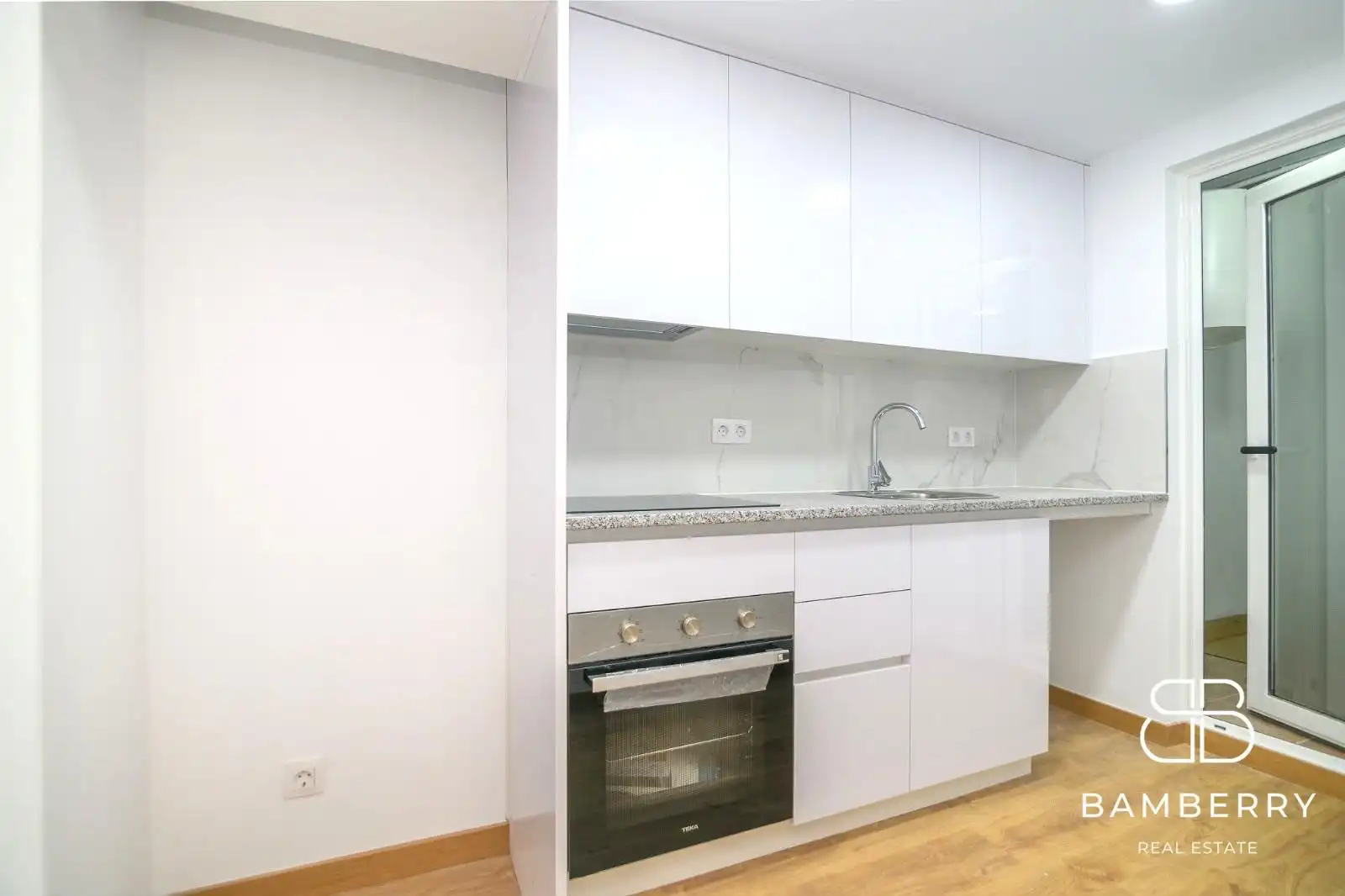 Cuina de Pis en venda en Sant Boi de Llobregat amb Parquet