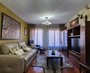 Living room of Duplex for sale in Palencia Capital  with Heating, Parquet flooring and Storage room