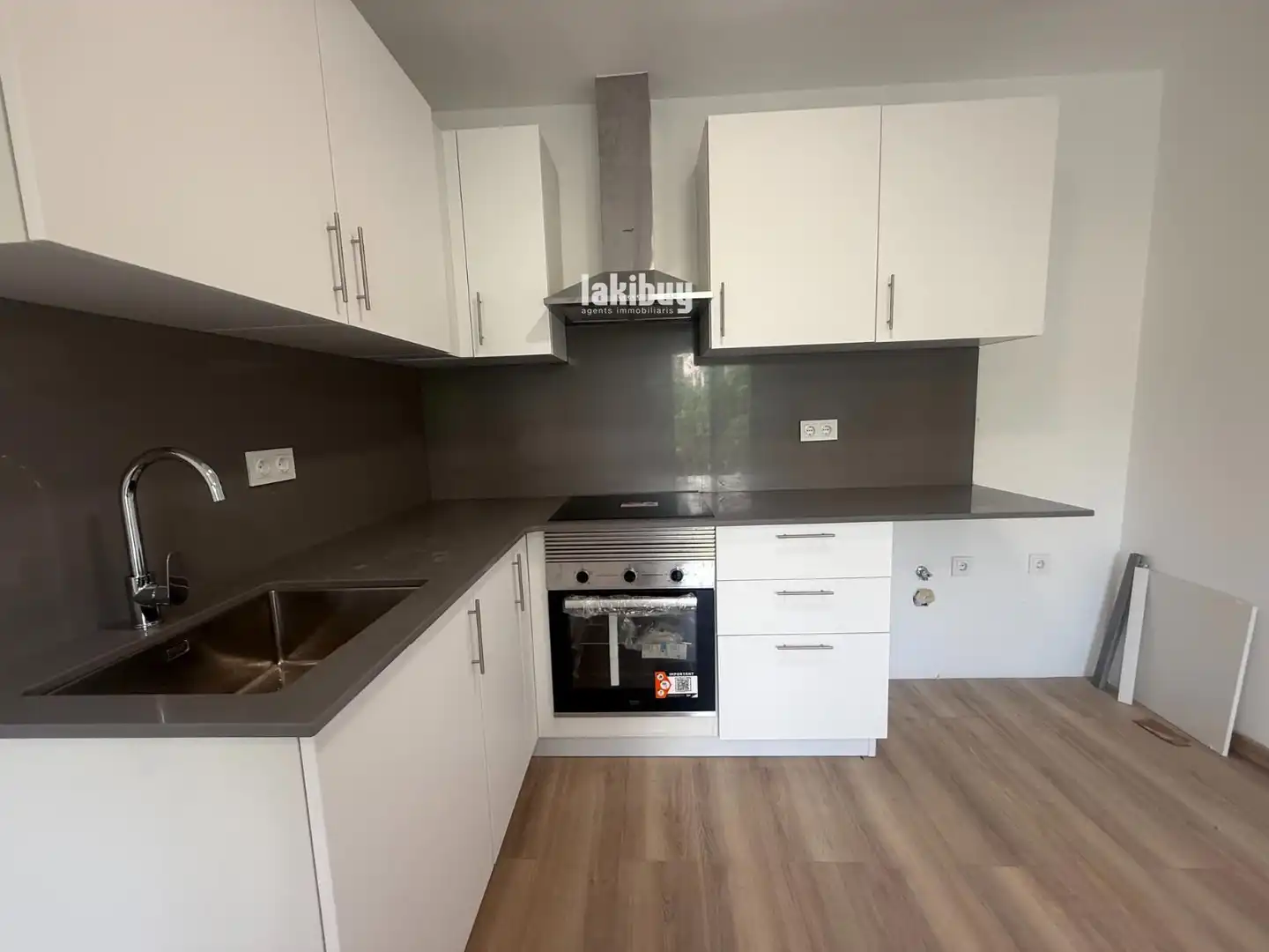 Cuina de Pis en venda en Agramunt amb Calefacció, Terrassa i Traster