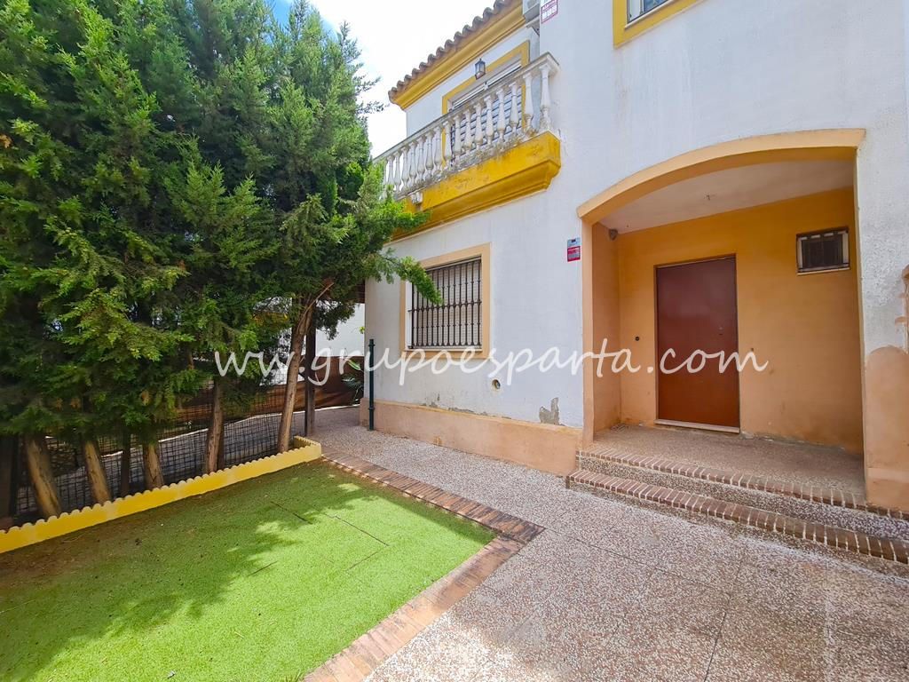 Single-family semi-detached for sale in Calle Jardines de San Telmo, 14, Espartinas Pueblo