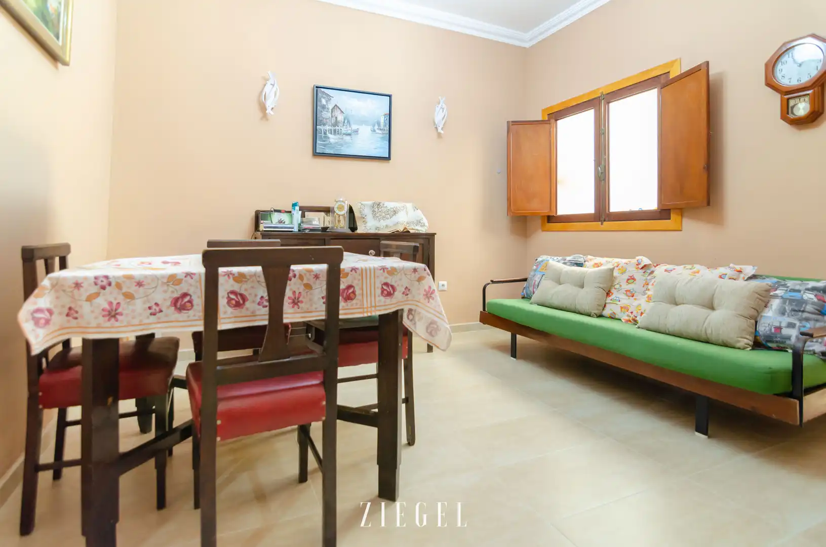 Sala d'estar de Casa o xalet en venda en Las Palmas de Gran Canaria amb Terrassa, Traster i Balcó