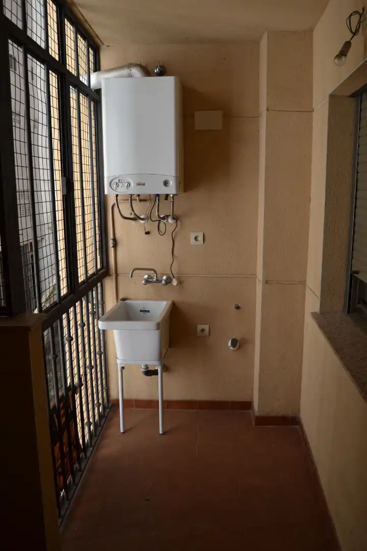 Bathroom of Flat for sale in Plasencia  with Air Conditioner, Heating and Parquet flooring