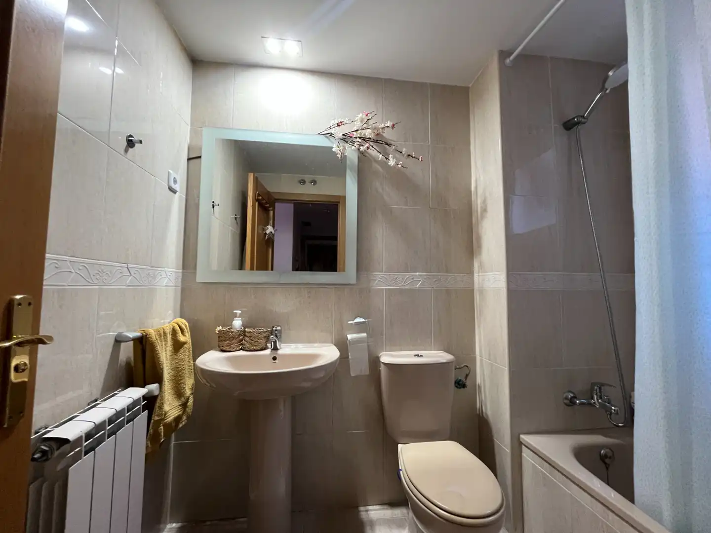 Bathroom of Flat for sale in Torrejón de Ardoz  with Air Conditioner, Heating and Private garden