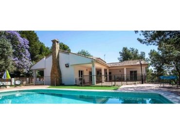 Xalet amb piscina en venda a Urbanizacion Bosque