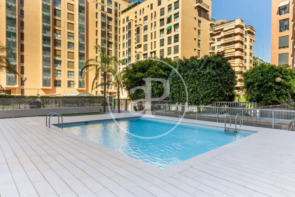 Piscina de Piso en venta en Valencia con Aire acondicionado, Calefacción y Jardín privado