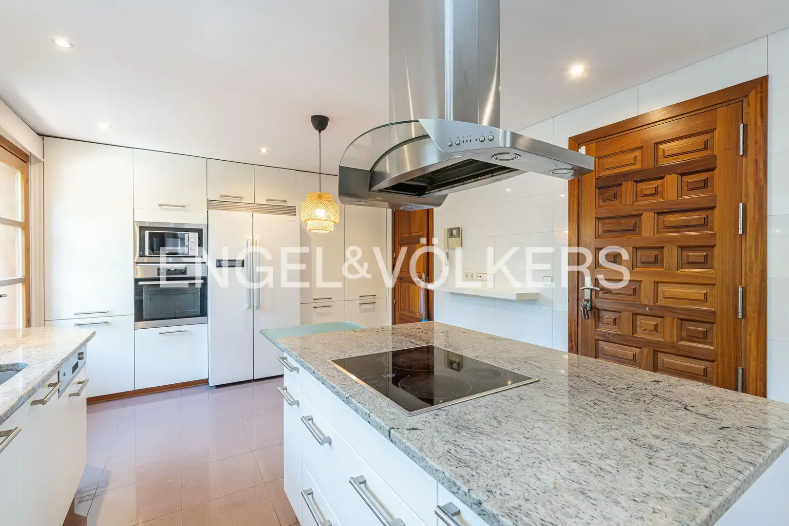 Cocina de Casa o chalet de alquiler en Madrid con Aire acondicionado, Calefacción y Jardín privado