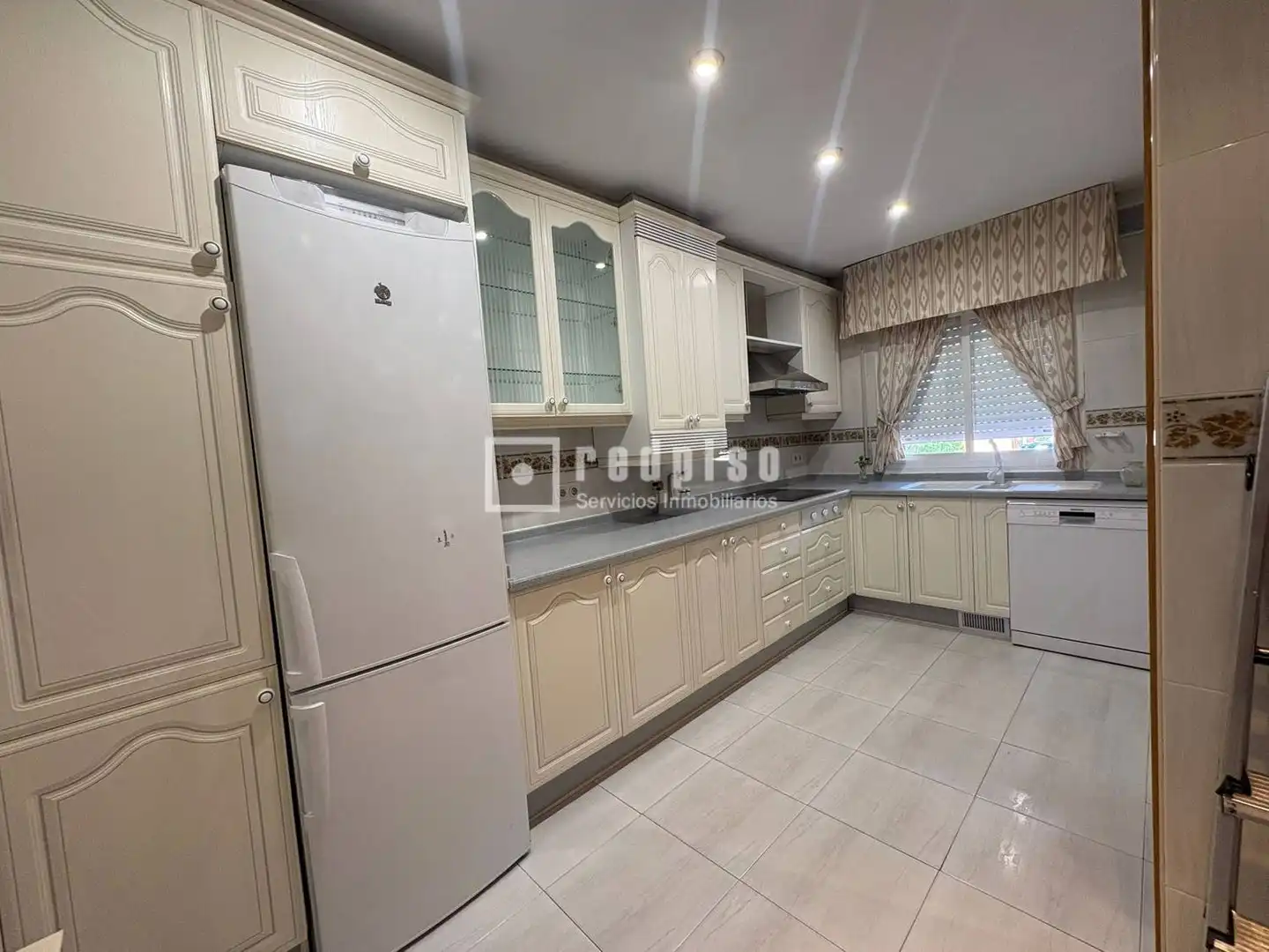 Kitchen of Houses for sale in Tres Cantos  with Air Conditioner, Heating and Parquet flooring